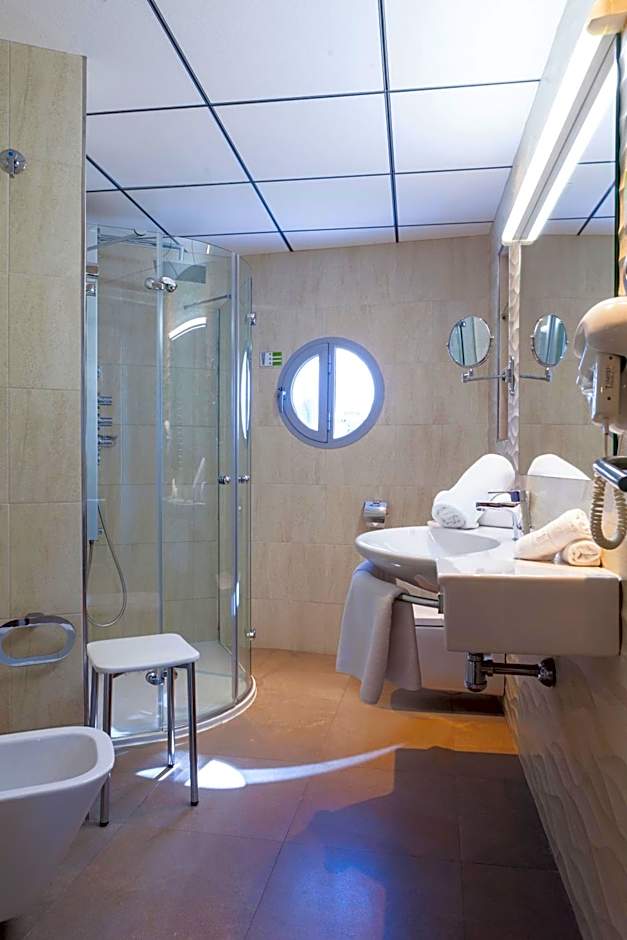 Riviera Beachotel - Adults Recommended