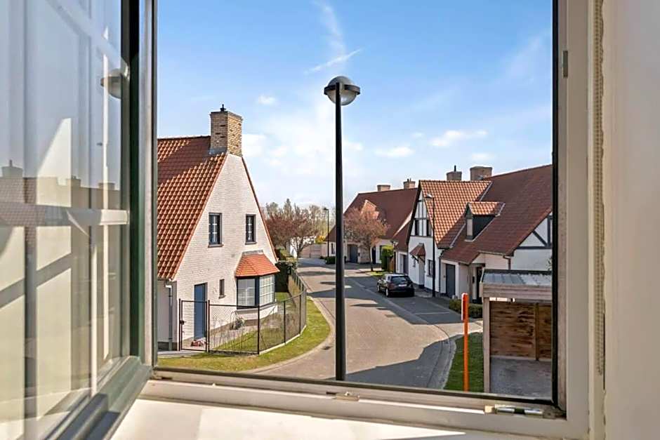 Huswell - Summer-house with sunny garden nearby beach