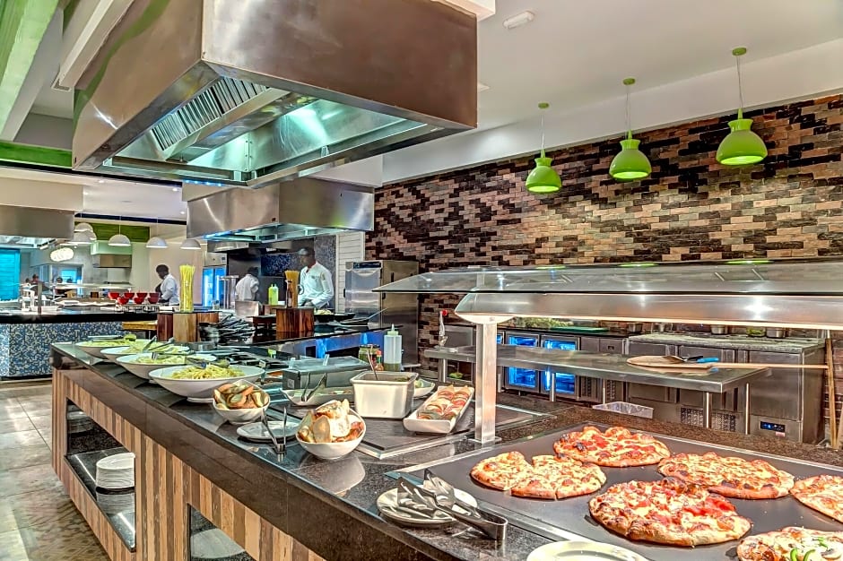 Royalton Blue Waters Autograph All-Inclusive Resor