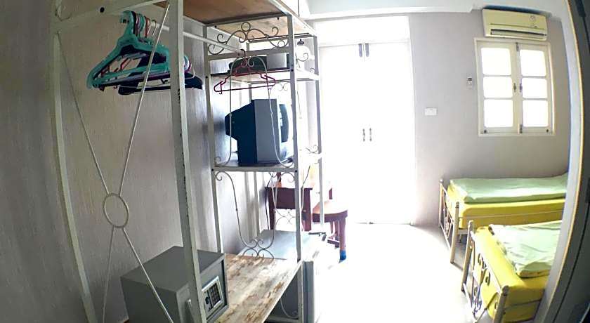 Roof View Place Hotel