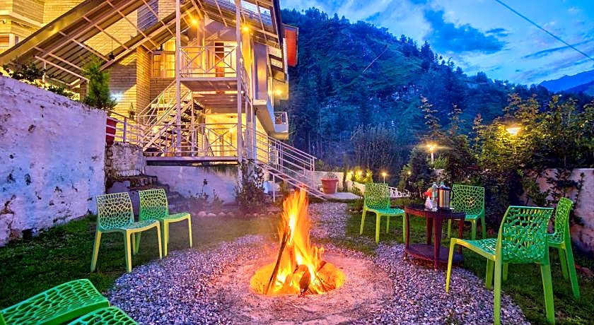 Baan By Snow City Farm