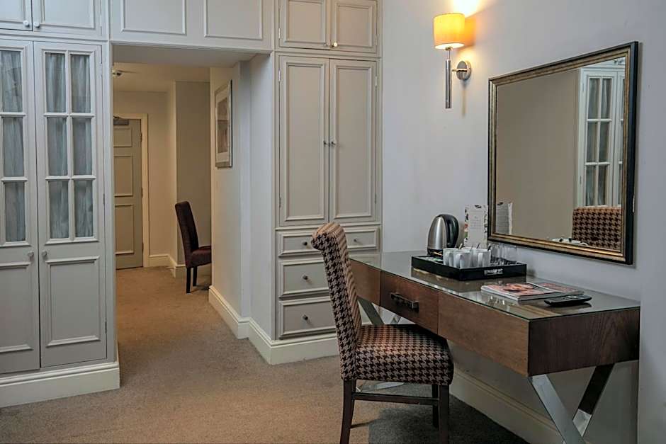 Crabwall Manor Hotel & Spa