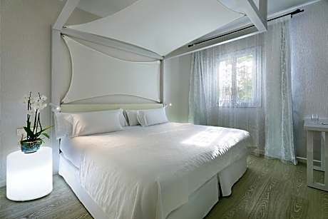 Suite with Private Pool