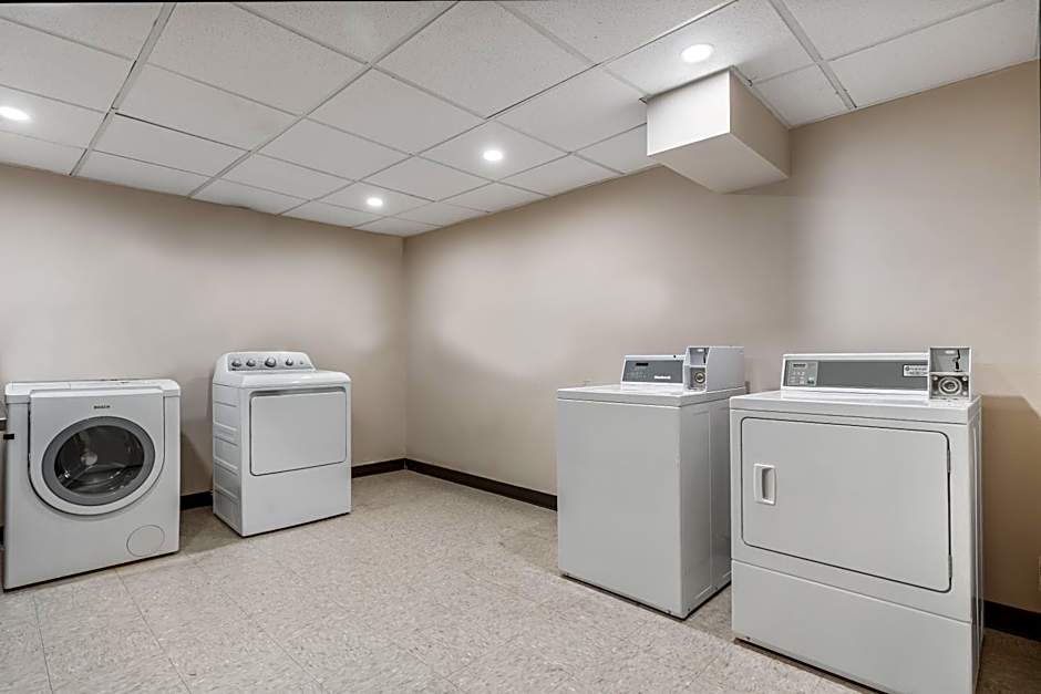 Days Inn by Wyndham Airdrie