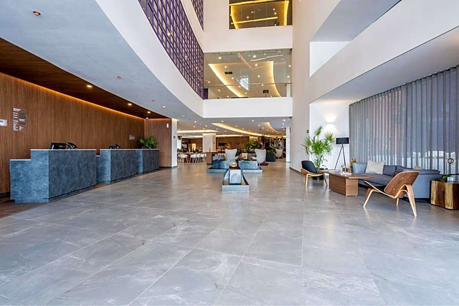City Express Plus by Marriott San Luis Potosí