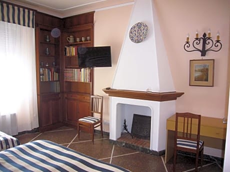 Quadruple Room with Bathroom