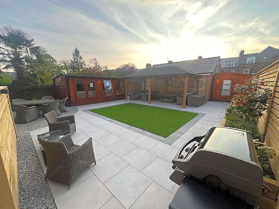 Hedley House Hotel & Apartments