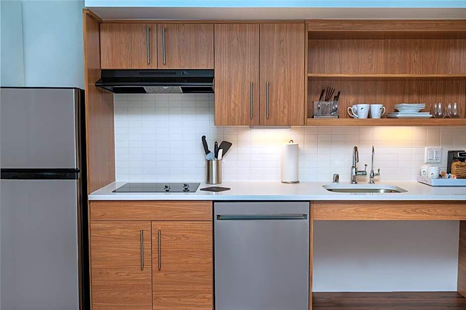 Element Sacramento Airport