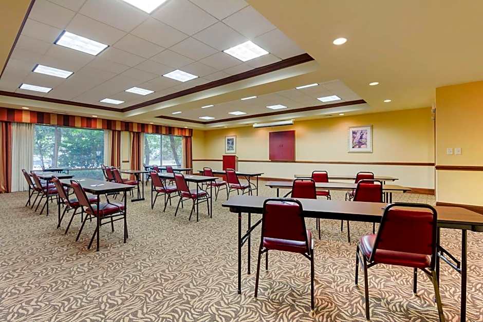 Comfort Suites Charleston West Ashley