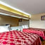 Econo Lodge Inn & Suites Evansville East
