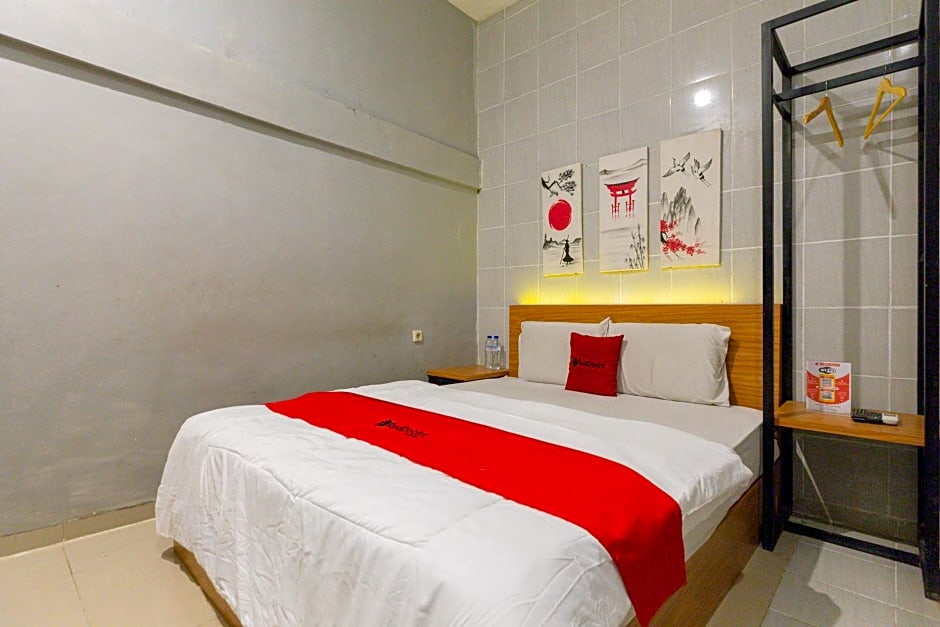 RedDoorz @ Manukan Surabaya