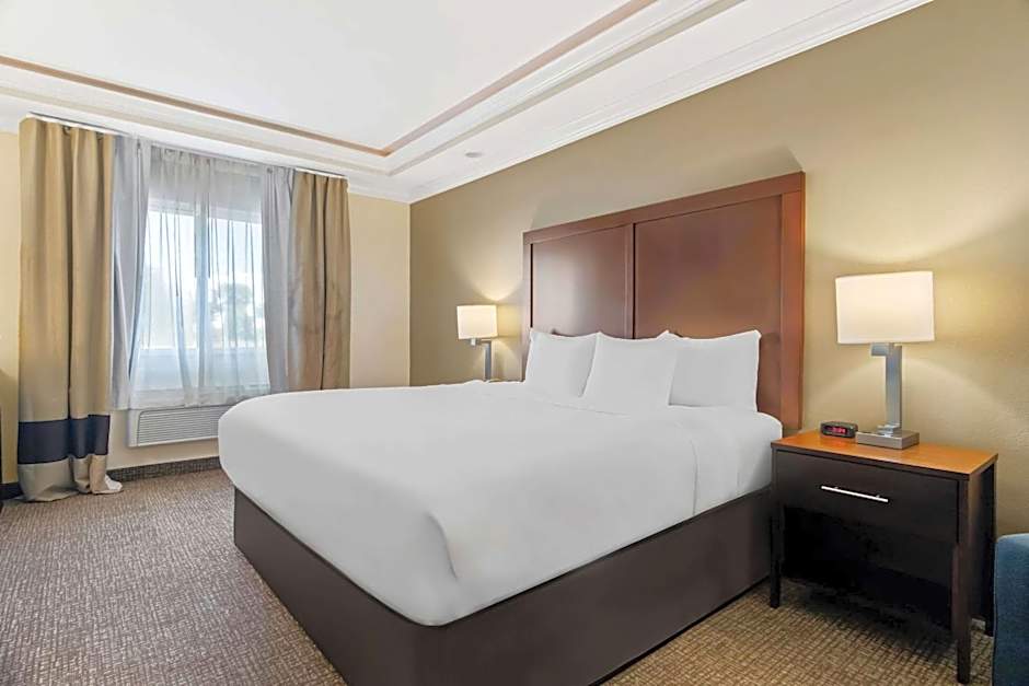 Comfort Inn Hebron-Lowell Area