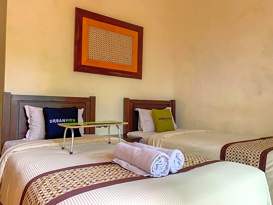 Urbanview Sasono Putro Condongcatur by RedDoorz