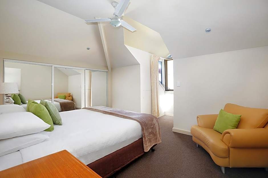 Briars Country Lodge