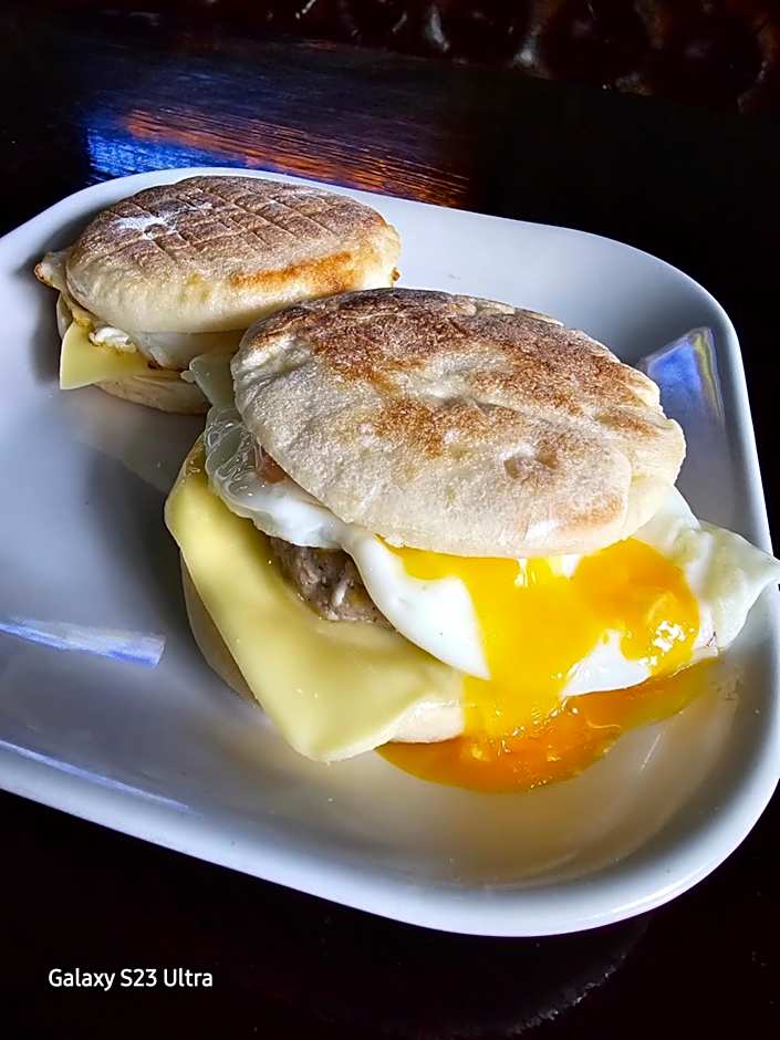 Central Guesthouse Chiang Rai - Bread & Breakfast