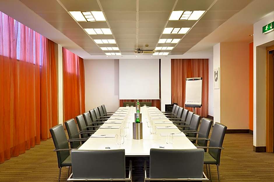 Una Hotel Mediterraneo