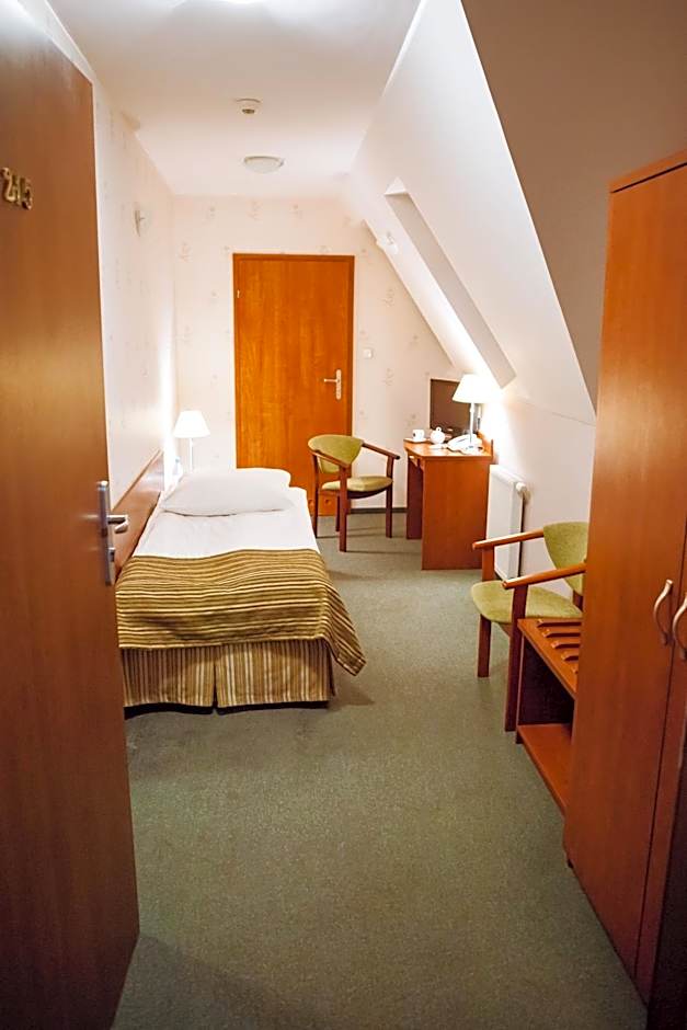 Hotel Logos
