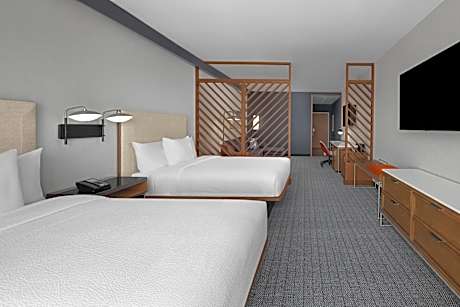 Studio with Two Queen Beds and Sofa Bed - Hearing Accessible