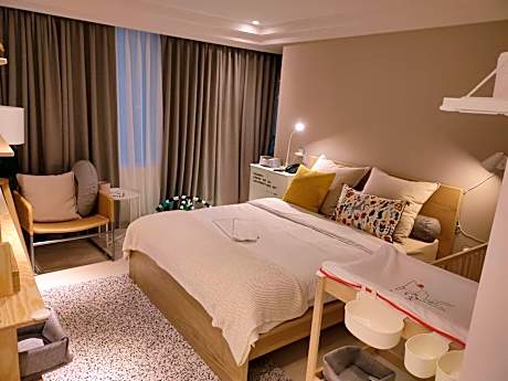 Northern Euro Style Deluxe Suite