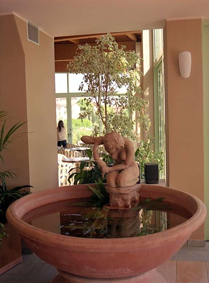 Ariotto Village Hotel