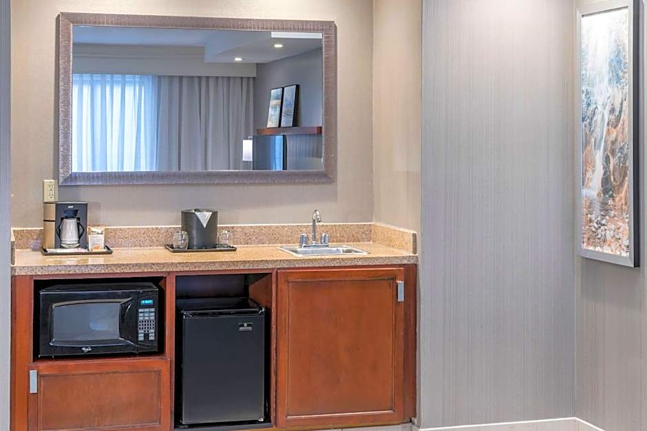 Courtyard by Marriott West Orange