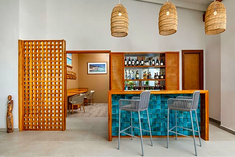 Le Mersenne Zanzibar, Autograph Collection