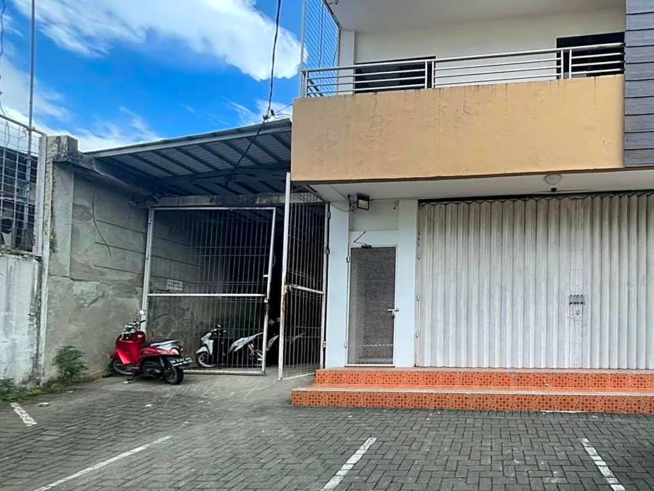 Cozy Home 2 Manado RedPartner – Manado, CA