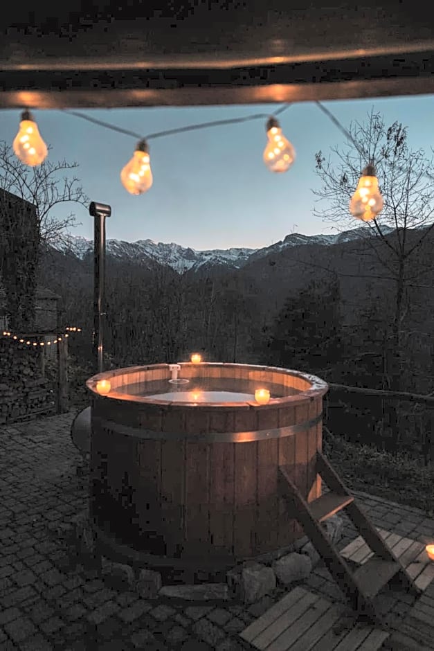 B&B IDUEVAGAMONDI immerso nel bosco tra le MONTAGNE con area benessere come EXTRA