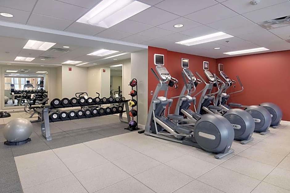 DoubleTree Suites by Hilton Hotel Detroit Downtown - Fort Shelby