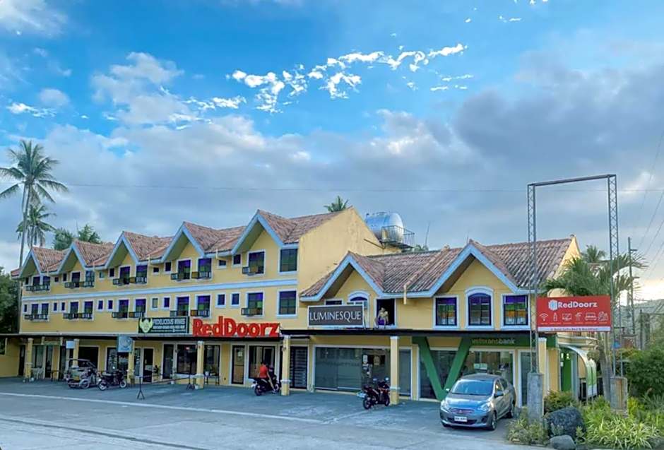 RedDoorz Plus at Balai Sofia Bed & Breakfast Batangas