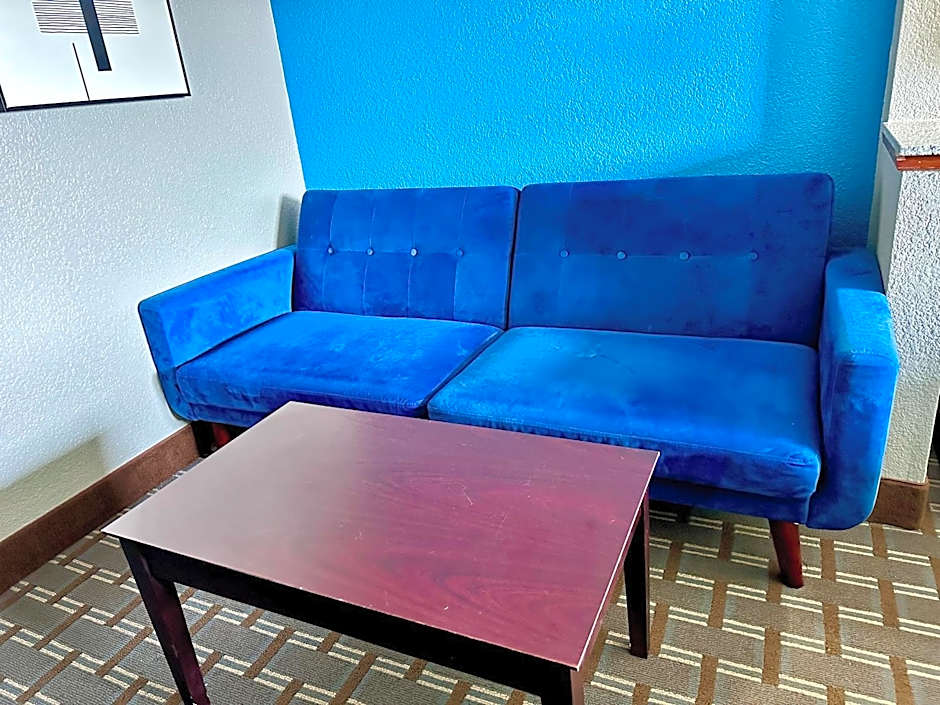 American Inn Cedar Rapids South