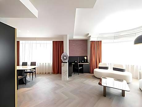 Deluxe Suite Double