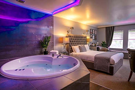 Deluxe Double Room with Jetted Tub