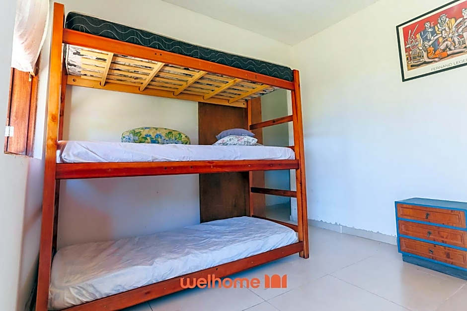 Casa em Cotia com piscina e área de lazer infantil