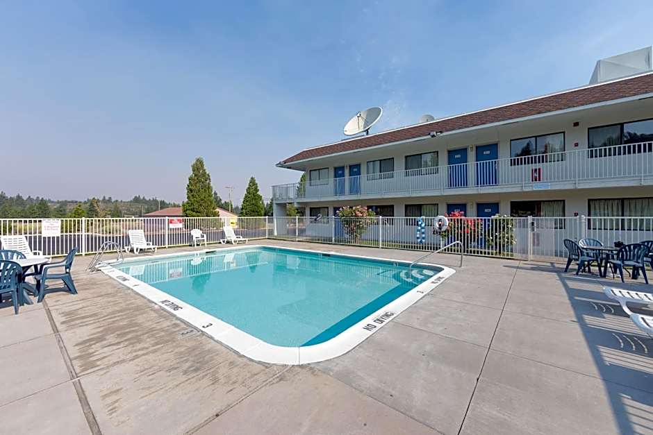 Motel 6 Weed - Mount Shasta