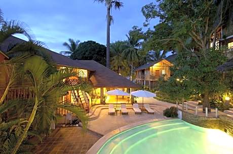 El Galleon Beach Resort