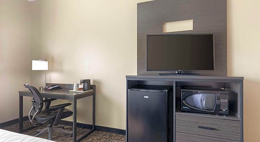 Best Western Carthage Inn & Suites