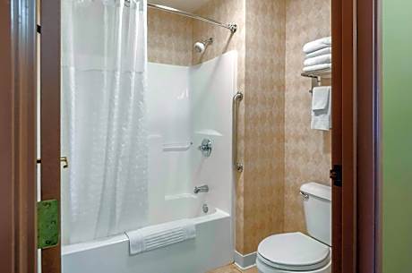 Queen Room with Two Queen Beds - Non-Smoking- Pet Friendly