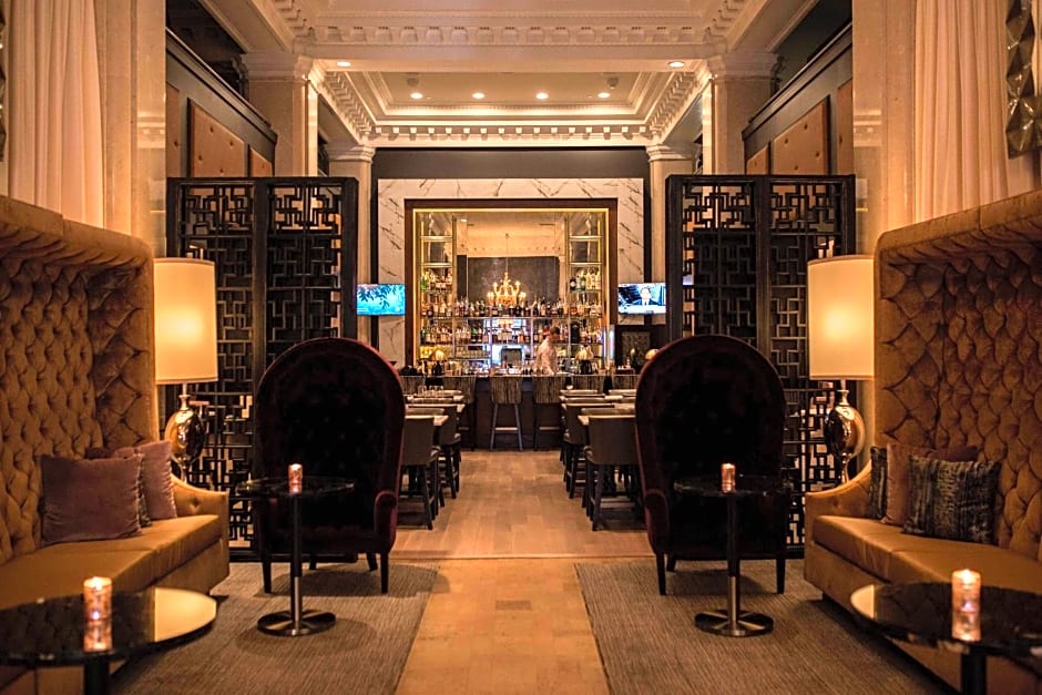 Ambassador Hotel Kansas City, Autograph Collection by Marriott