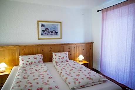 Suite with Mountain View