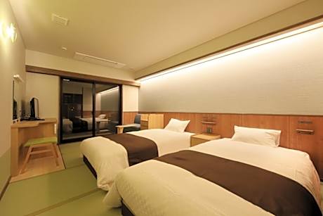 Two Connecting Twin Rooms