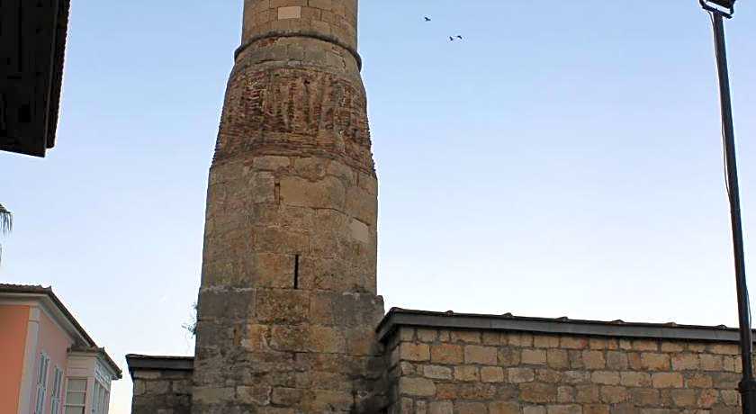 Old Town Deluxe Flats