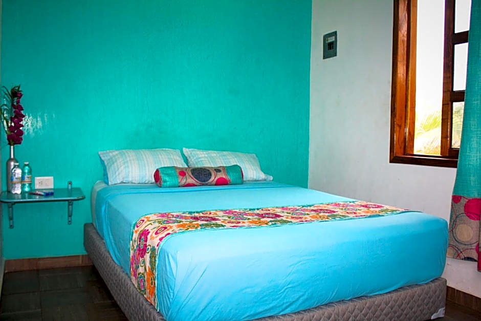 Yaxche Centro Hostal y Camping