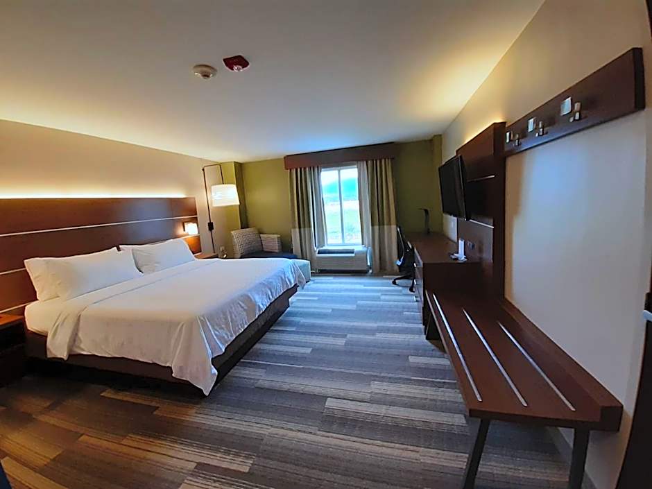 Holiday Inn Express Trincity By IHG