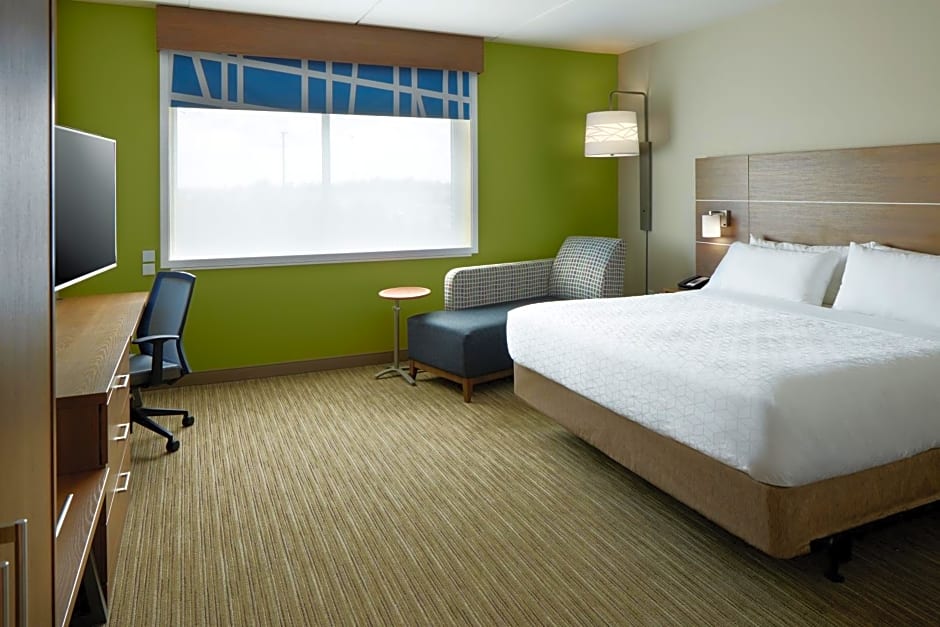 Holiday Inn Express and Suites Cincinnati North Liberty Way