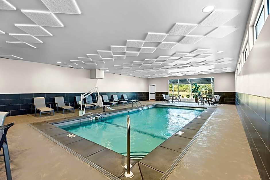 Best Western Plus Bolivar Hotel & Suites