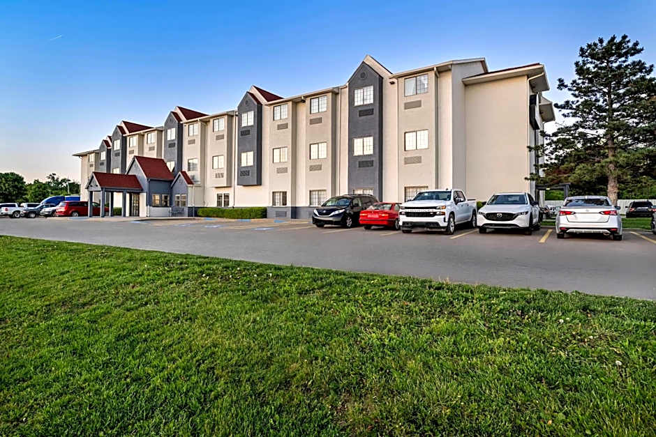 Days Inn by Wyndham near Kansas Speedway