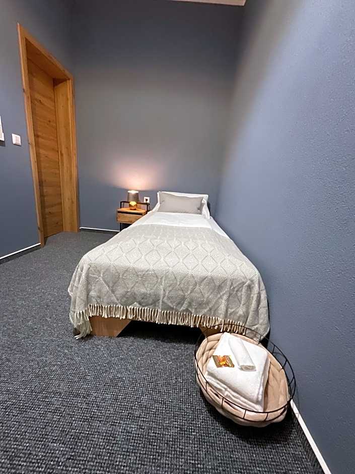 Hotel Residenz Luxury - Outletcity - Parken - Klima - 24h Check-In