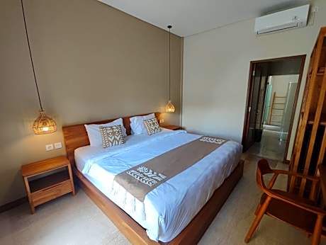 Deluxe Room Swimming Pool Access