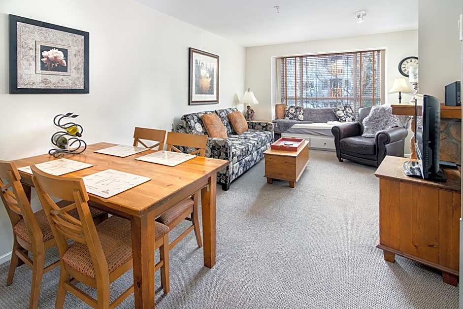 Town Plaza Suites by Golden Dreams